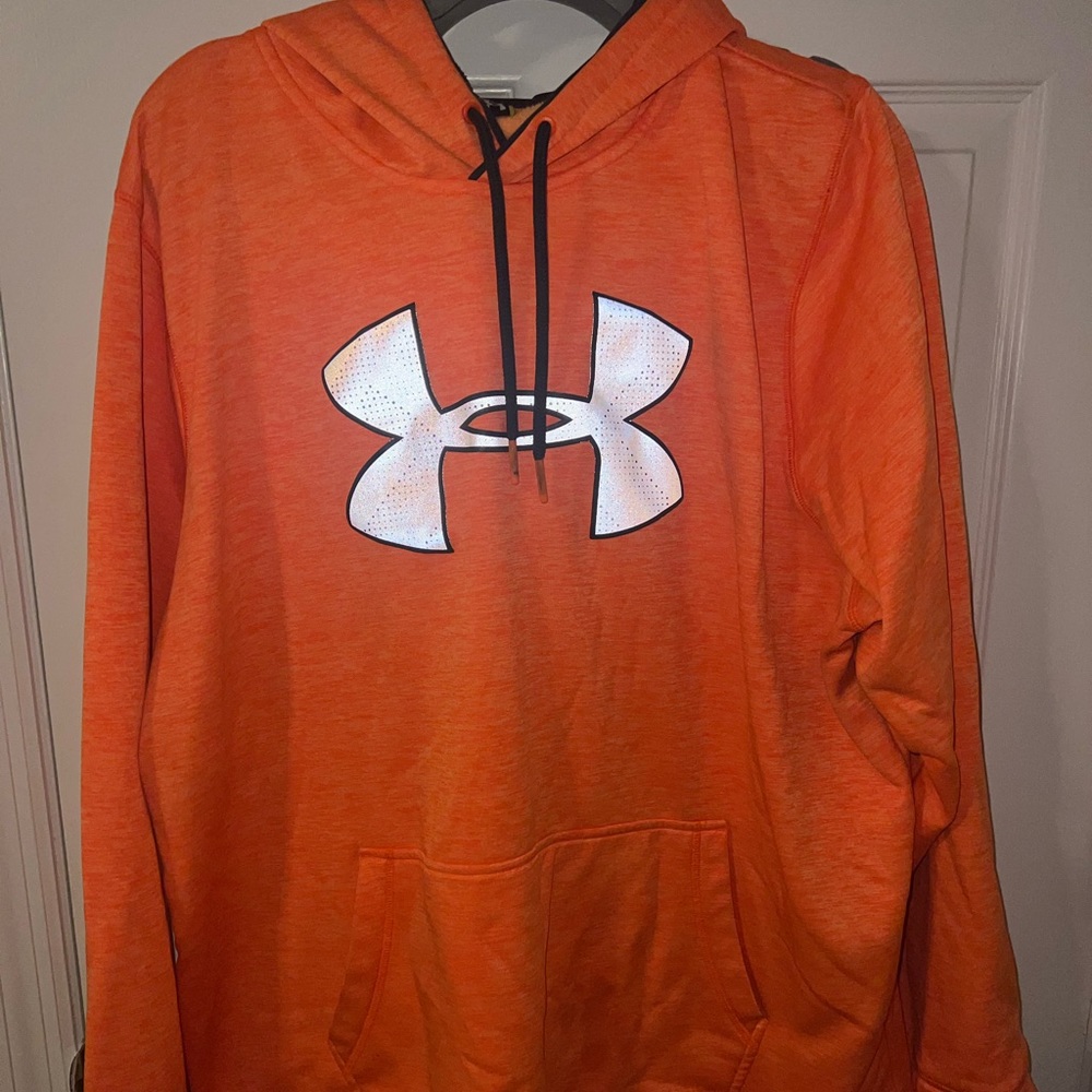 Mens under armor orange hoodie/sweatshirt size XXL. Gently worn. Fleece lining